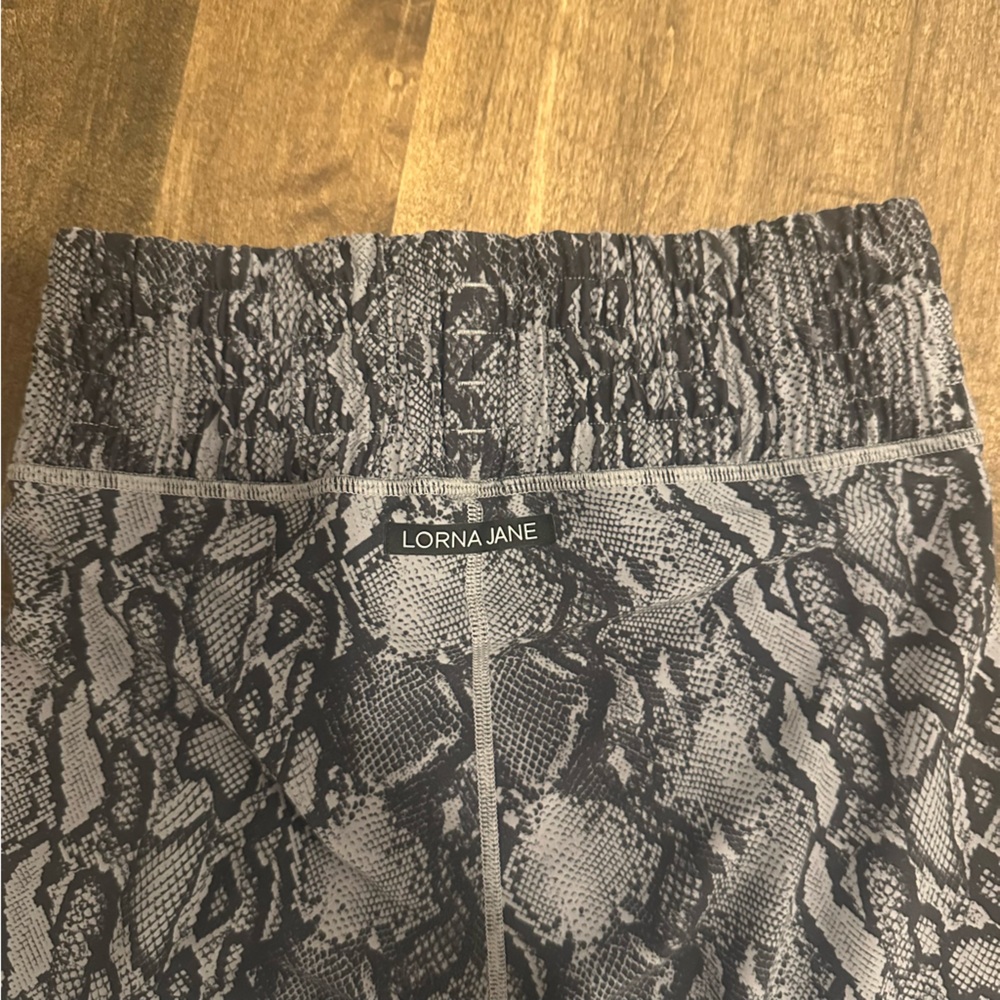 Lorna Jane Black and Gray Snake Print Leggings